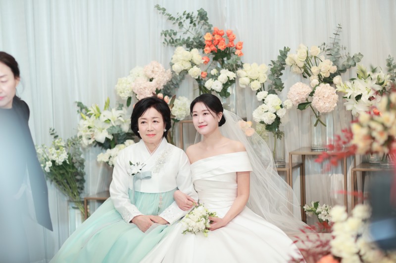 신랑 ♥ 신부 본식 스냅 · 신부대기실