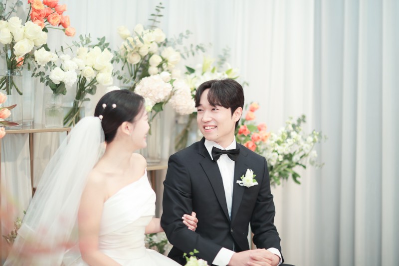 신랑 ♥ 신부 본식 스냅 · 신부대기실