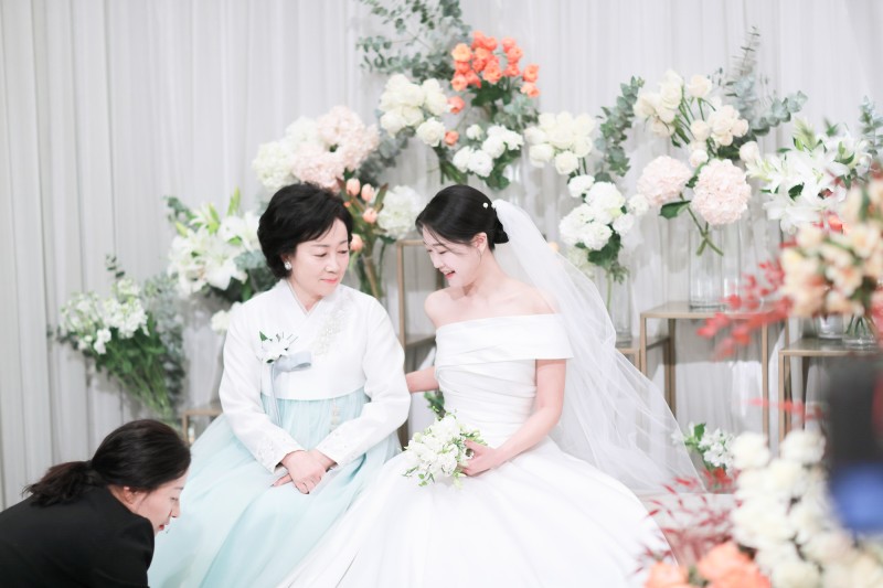 신랑 ♥ 신부 본식 스냅 · 신부대기실